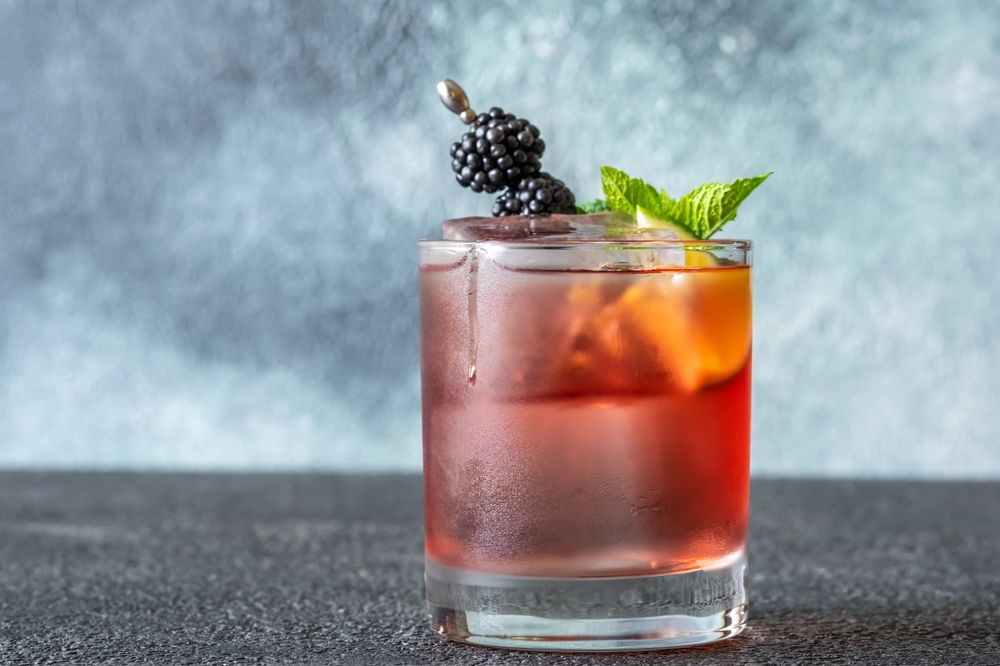 15 Tempting Bourbon Cocktail Recipes Perfect For Cozy Winter Evenings 8825