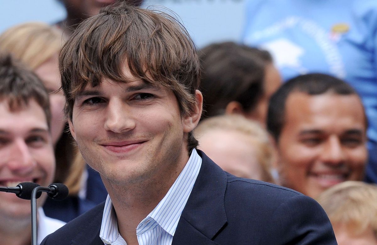 Warning Signs of Hearing Loss: Ashton Kutcher Reveals He's 'Hard of Hearing