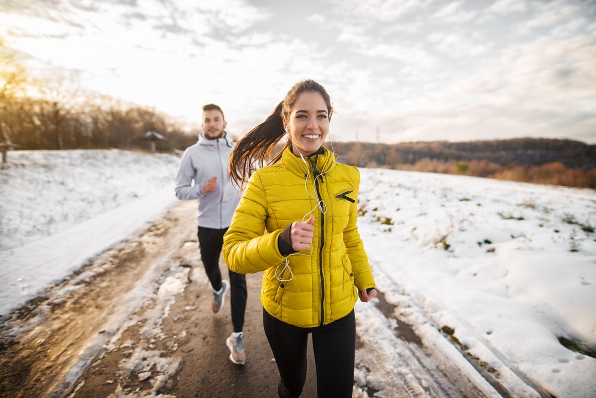 Winter Walks for Weight Loss: Drop 5 Pounds with This Workout