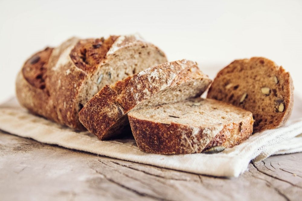 Nutrition Experts Reveal 10 Low-Calorie Breads