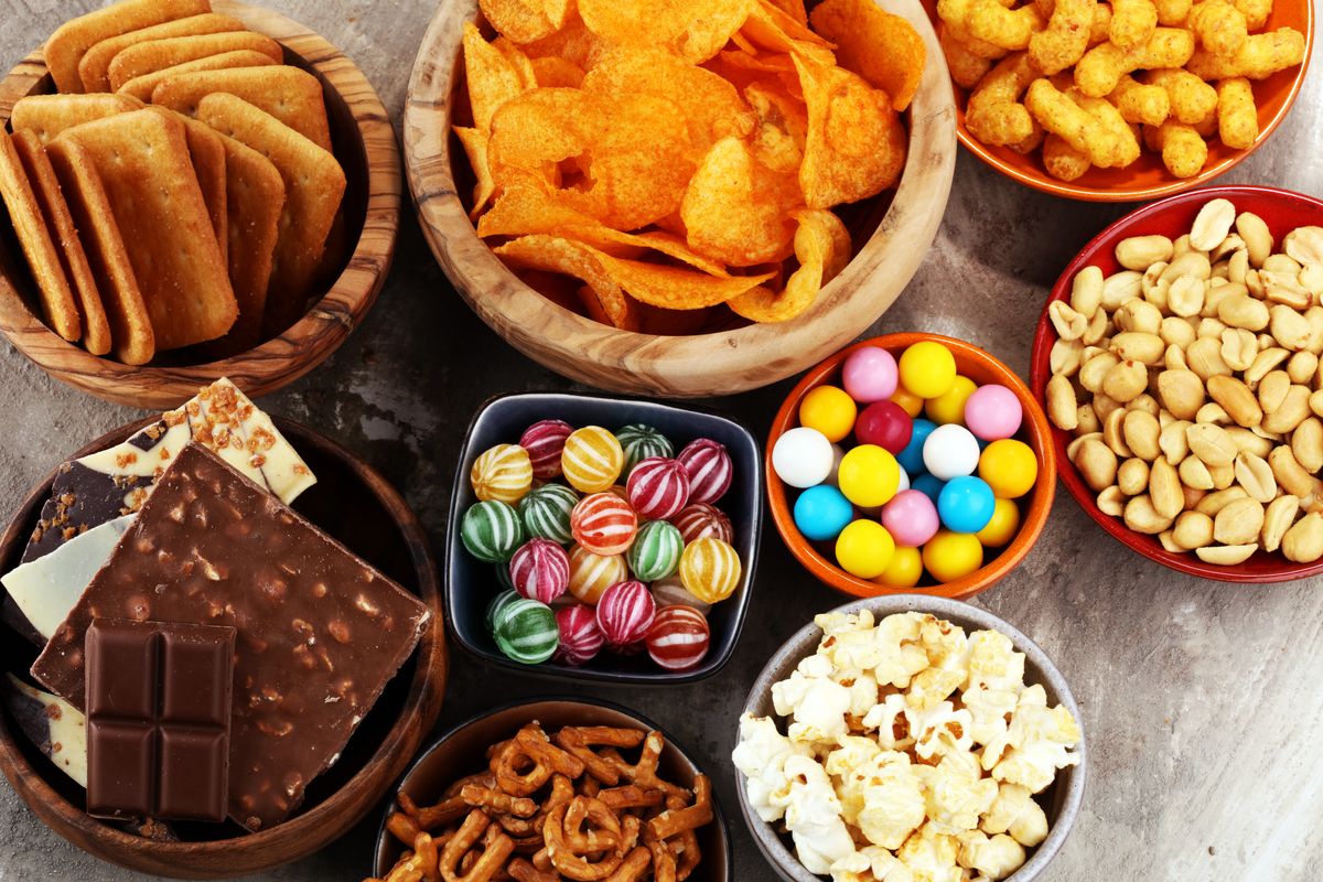 Dietitians Identify 11 Snacks That Are Harmful to Your Gut Health