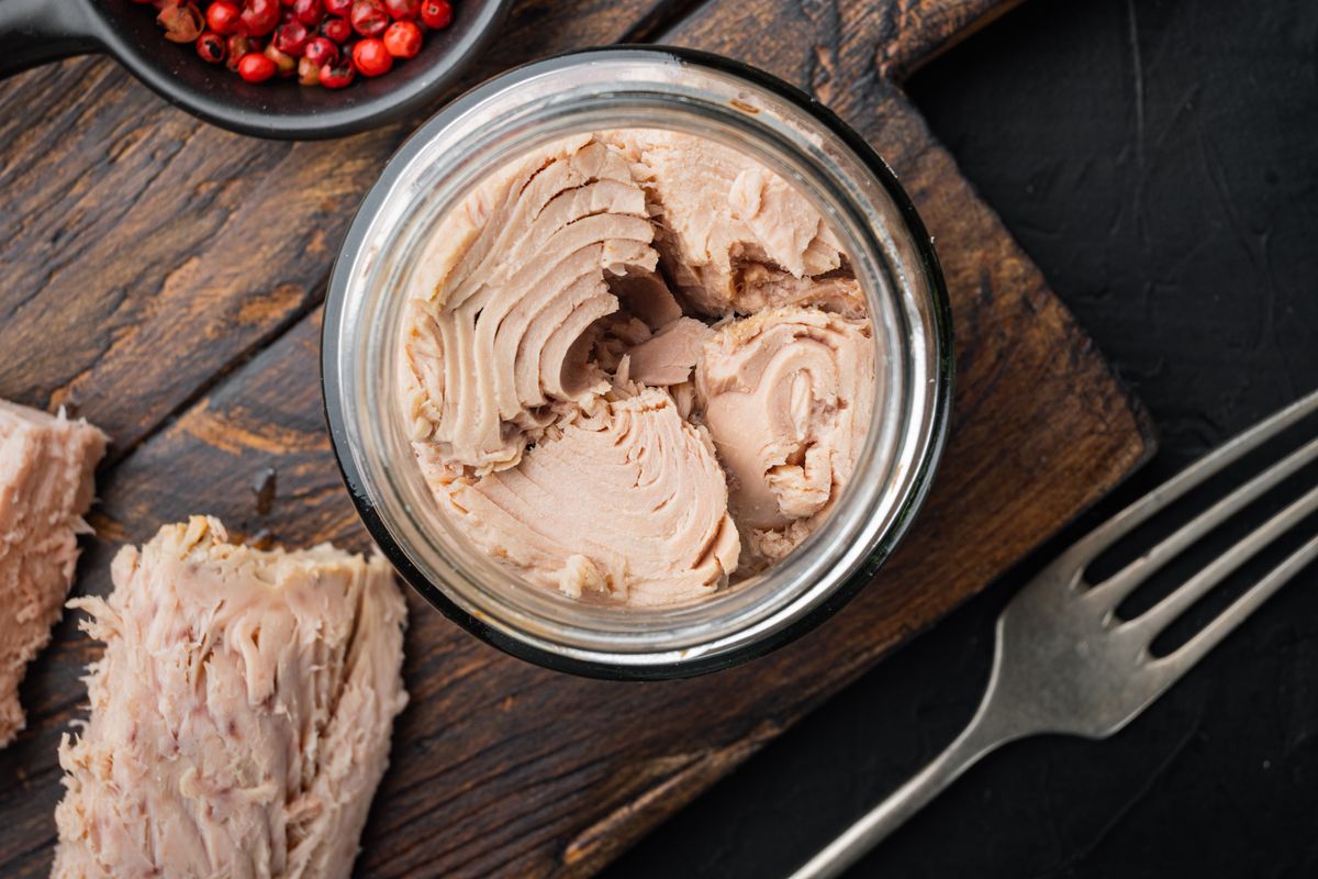 Examining the Healthfulness of Canned Tuna: 5 Possible Consequences of Its Consumption