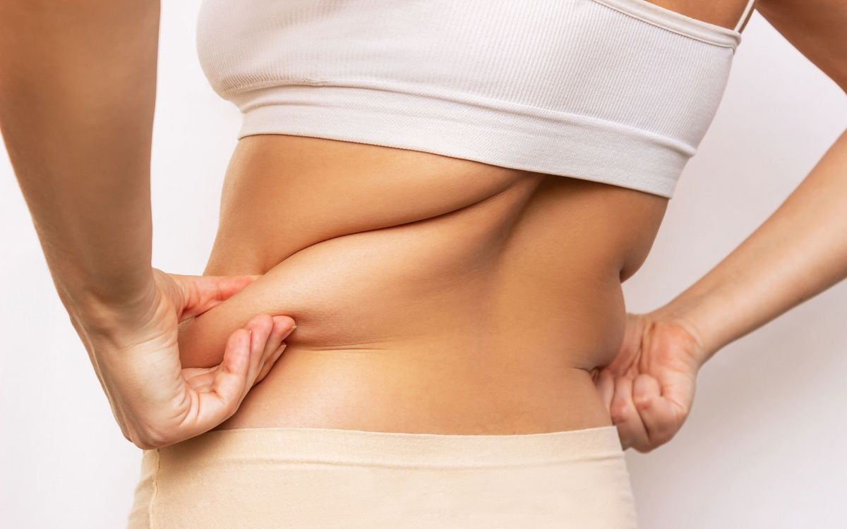 4 Simple Lifestyle Changes to Help You Lose Love Handles and Sculpt Your Midsection