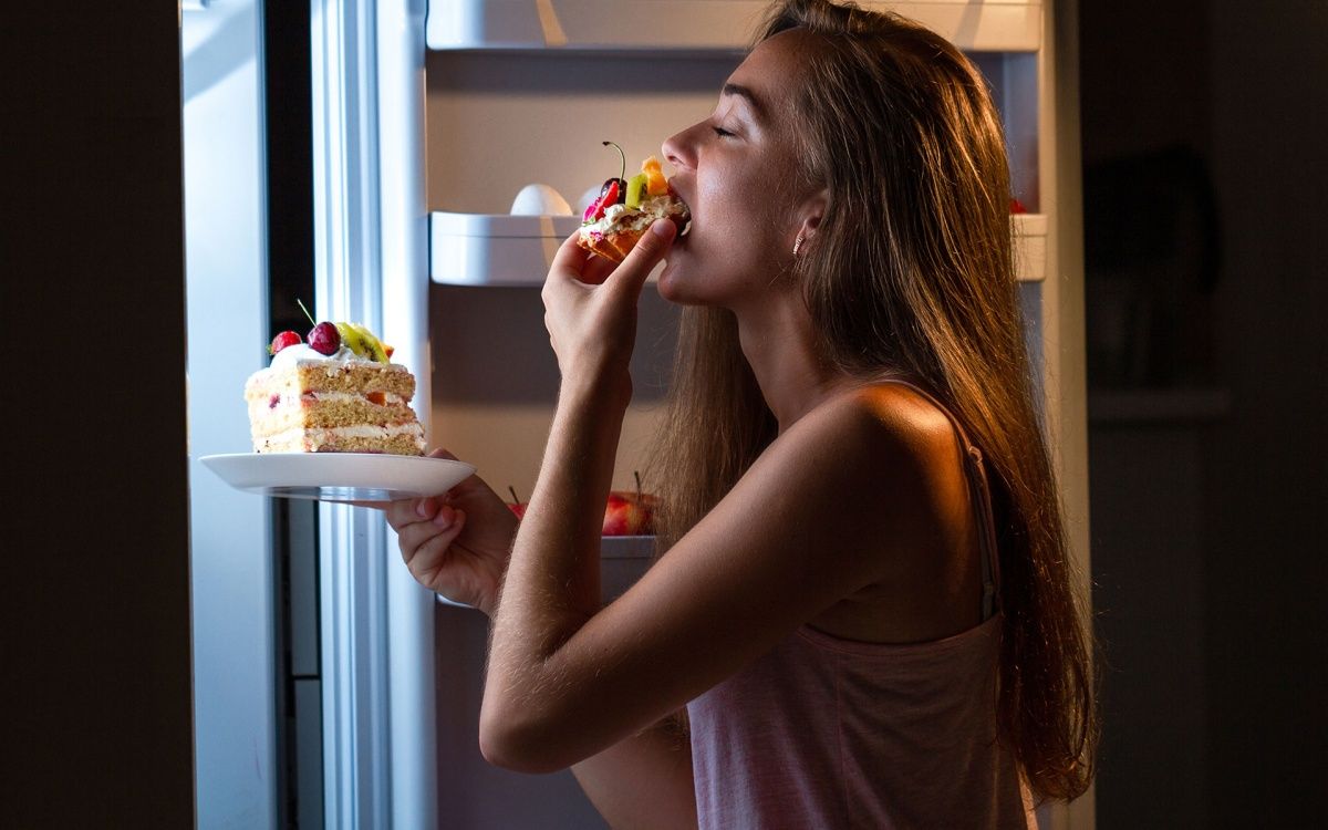 5 Typical Evening Habits That Could Be Causing Your Weight Gain