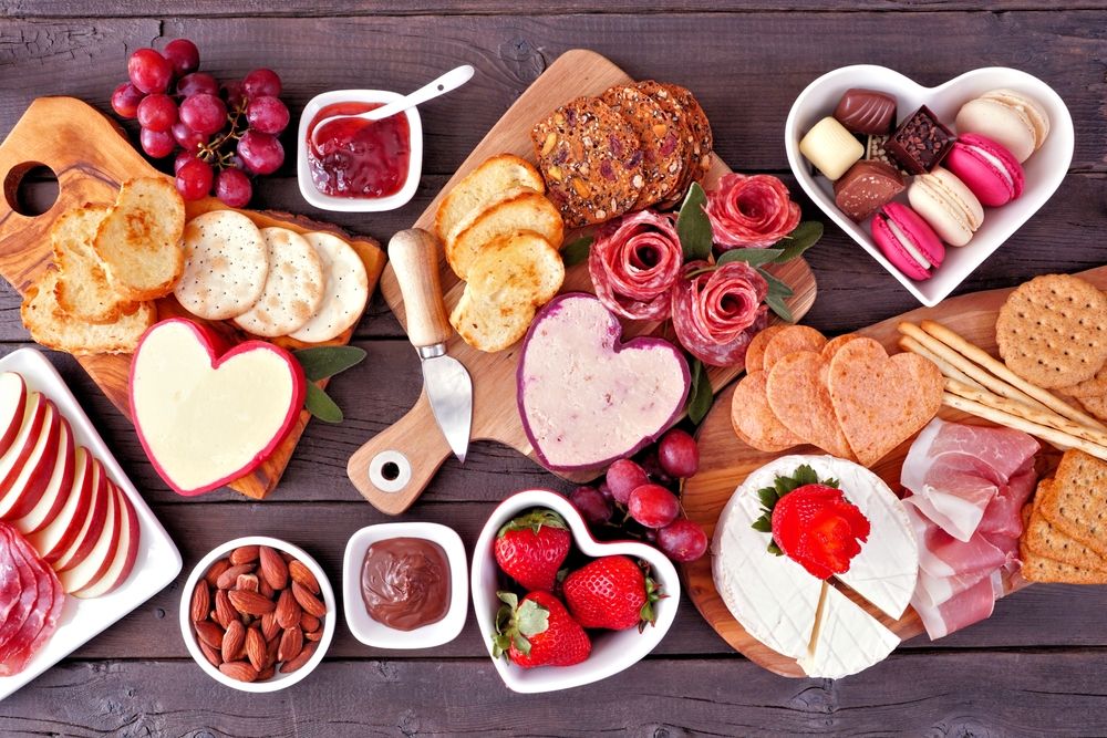 12 Captivating Valentine's Day Charcuterie Board Concepts