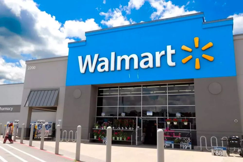 5 Must-Have Foods to Grab at Walmart, According to a Super Fan