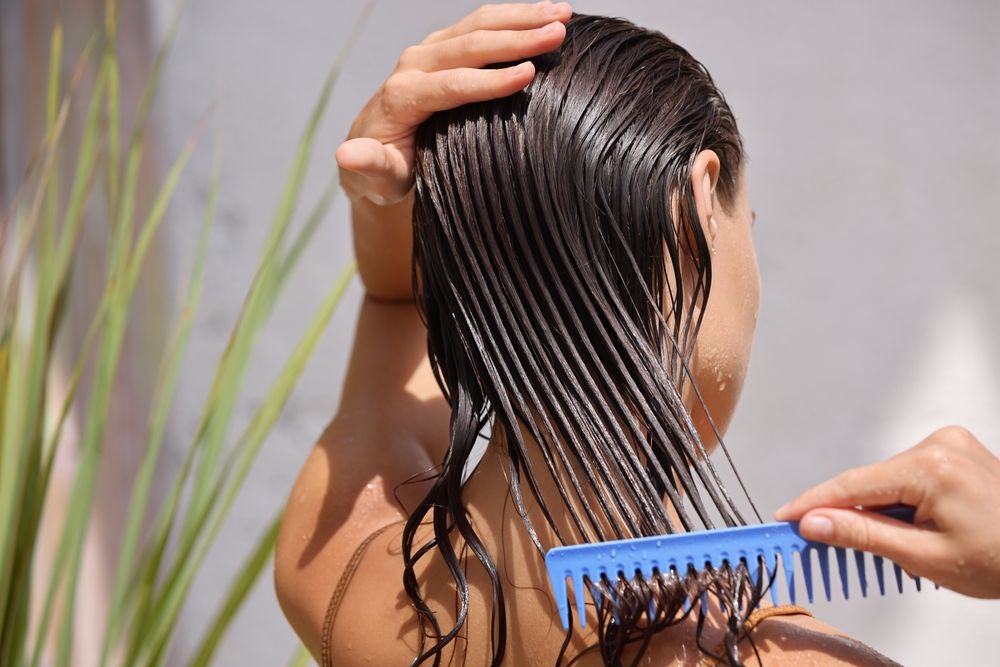 Why Men and Women Over 40 Are Abandoning Traditional Hair Treatments for This One Simple Solution…