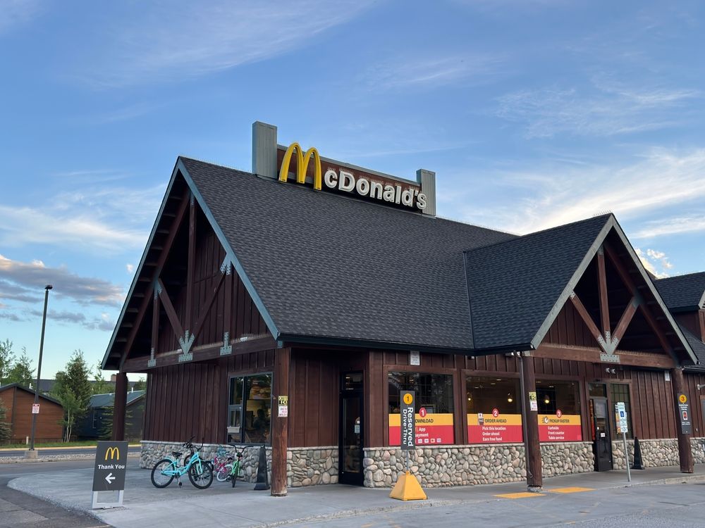 McDonald’s Unveils a Groundbreaking New Location Featuring a Game-Changing Upgrade